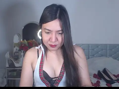 Snapshot of stellahugeX chatting on 09.10.25 stellahugeX online show from 09.10.25