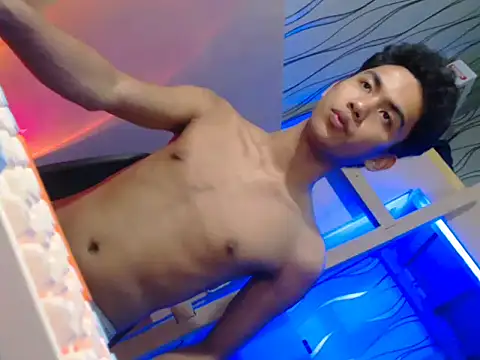 Snapshot of Demure_Asian143 chatting on 10.05.25 Demure Asian143 online show from 10.05.25