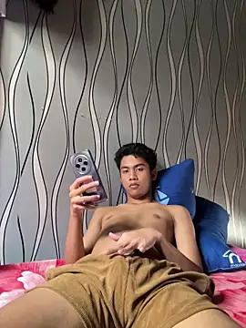 Snapshot of Demure_Asian143 chatting on 10.13.25 Demure Asian143 online show from 10.13.25