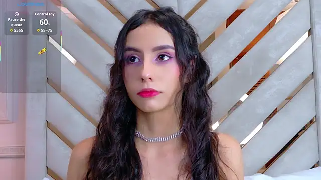 Sarah-Grace online show from 10.10.25