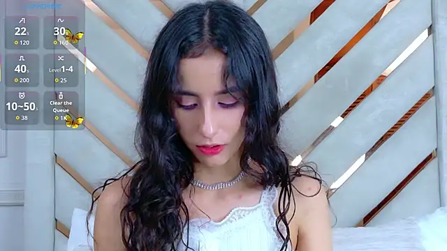 Sarah-Grace online show from 10.15.25