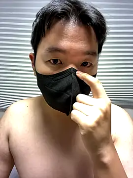 Snapshot of wolfdogwip chatting on 10.28.25 wolfdogwip online show from 10.28.25