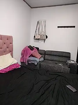 Snapshot of ariana_and_lucas chatting on 10.24.25 ariana and lucas online show from 10.24.25