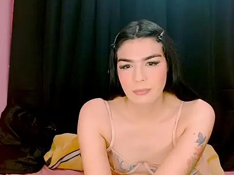 Snapshot of _crystal23_ chatting on 10.25.25  crystal23  online show from 10.25.25