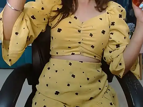 Snapshot of Urlove_lily chatting on 09.16.25 Urlove lily online show from 09.16.25