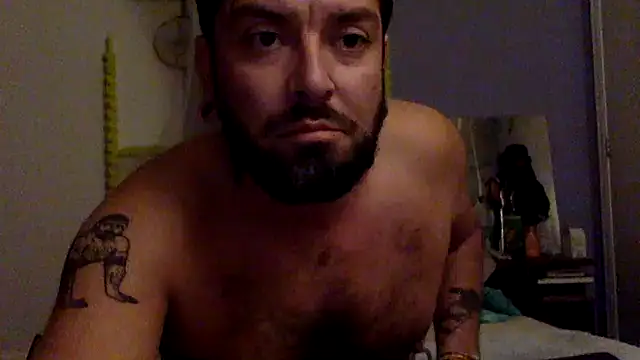 Snapshot of Pigslut01 chatting on 10.28.25 Pigslut01 online show from 10.28.25