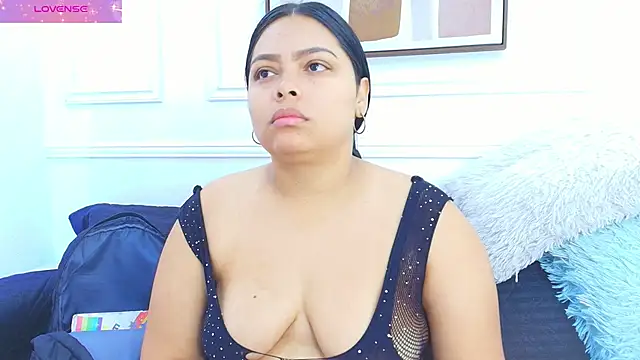 Snapshot of Daisy_Price chatting on 11.06.25 Daisy Price online show from 11.06.25