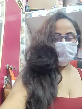 Snapshot of nisha_1110 chatting on 09.21.25 nisha 1110 online show from 09.21.25