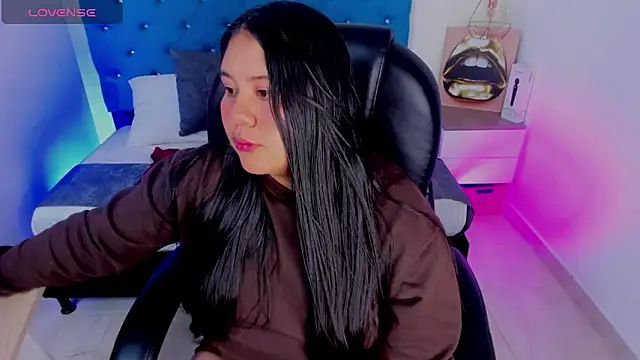 Snapshot of julieta_miller01 chatting on 09.19.25 julieta miller01 online show from 09.19.25