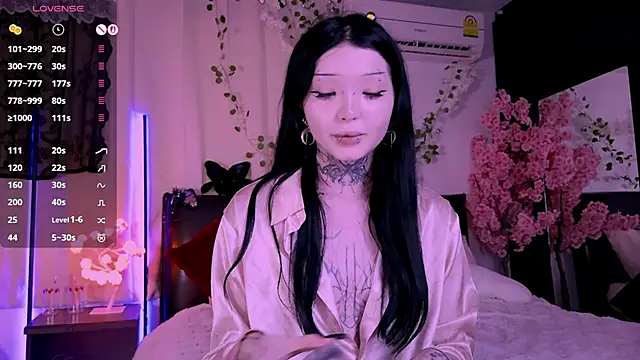 Lein Bone online show from 11.13.25