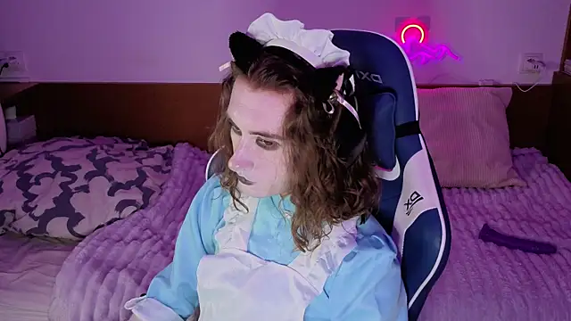 Snapshot of whitekittenenergy chatting on 09.10.25 whitekittenenergy online show from 09.10.25