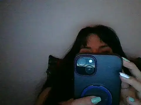 Snapshot of a_miss chatting on 09.28.25 a miss online show from 09.28.25
