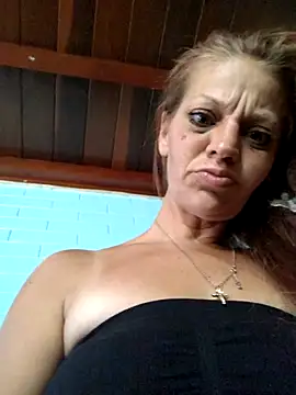 Snapshot of IrishGoddess69247 chatting on 11.06.25 IrishGoddess69247 online show from 11.06.25