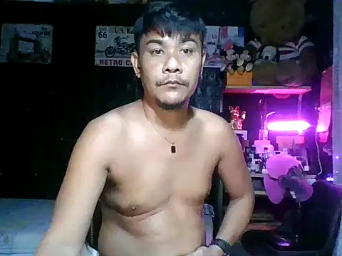 Snapshot of Jheboi69xxx chatting on 10.24.25 Jheboi69xxx online show from 10.24.25