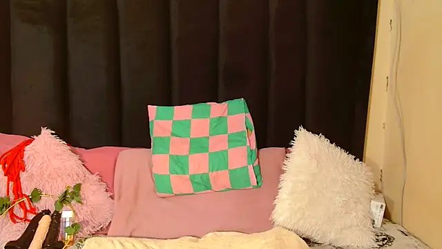 AmazingDarkDoll online show from 09.29.25