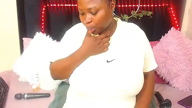 AmazingDarkDoll online show from 11.11.25