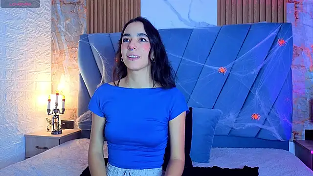 Snapshot of violett__golden chatting on 10.12.25 violett golden online show from 10.12.25
