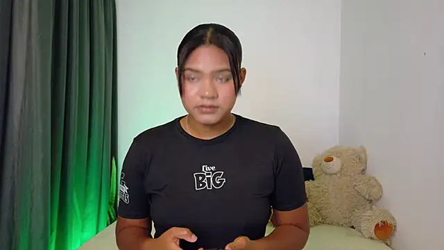 Snapshot of nudesketch1 chatting on 09.14.25 nudesketch1 online show from 09.14.25