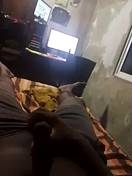 Snapshot of Pogga666 chatting on 10.11.25 Pogga666 online show from 10.11.25