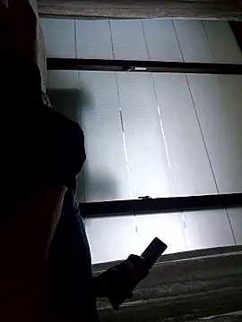 Snapshot of starvingo2002 chatting on 09.19.25 starvingo2002 online show from 09.19.25