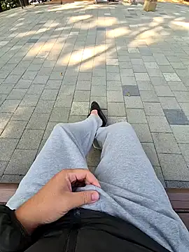 Snapshot of starvingo2002 chatting on 10.26.25 starvingo2002 online show from 10.26.25