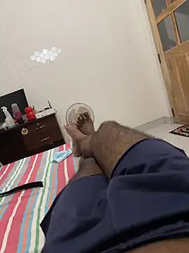 Snapshot of bigDick_000610 chatting on 10.29.25 bigDick 000610 online show from 10.29.25