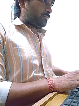 Snapshot of autophile-indian chatting on 11.06.25 autophile-indian online show from 11.06.25