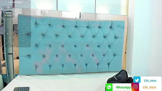 Snapshot of lis_rous chatting on 09.23.25 lis rous online show from 09.23.25