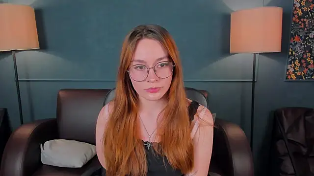 Snapshot of LanaAirlie chatting on 10.21.25 LanaAirlie online show from 10.21.25