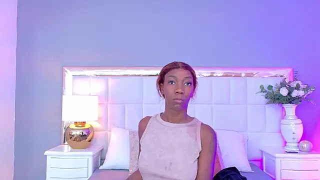 MadeleineHocker online show from 11.12.25