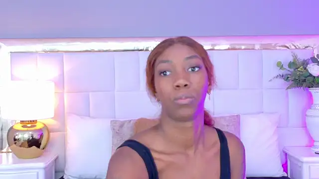 MadeleineHocker online show from 11.18.25