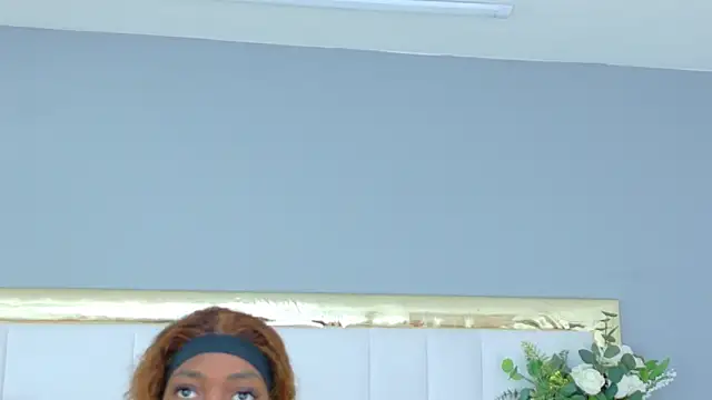 MadeleineHocker online show from 11.22.25