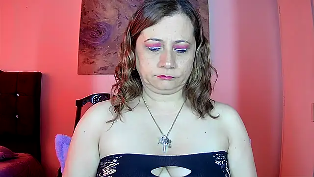 Snapshot of milagros_latina75 chatting on 10.16.25 milagros latina75 online show from 10.16.25
