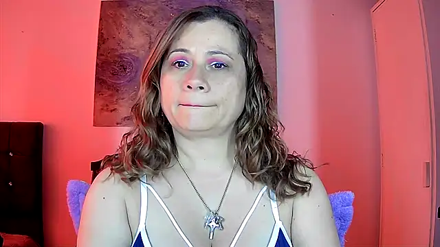 Snapshot of milagros_latina75 chatting on 10.18.25 milagros latina75 online show from 10.18.25