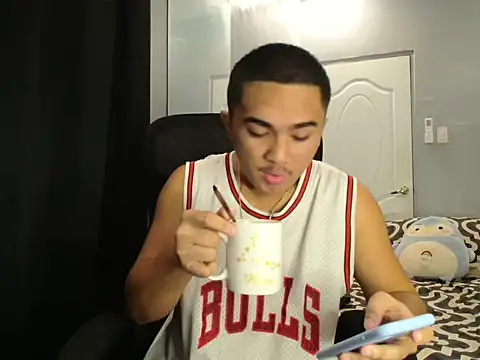 Snapshot of pinoyAdrianneXXX chatting on 10.03.25 pinoyAdrianneXXX online show from 10.03.25