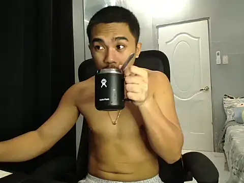 Snapshot of pinoyAdrianneXXX chatting on 10.16.25 pinoyAdrianneXXX online show from 10.16.25