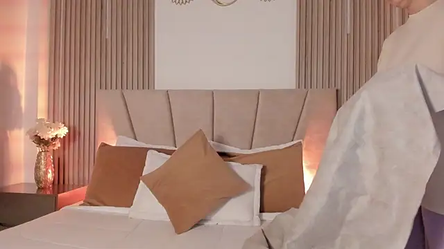 Rachell Jamess online show from 09.16.25