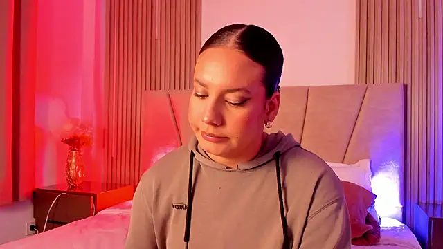 Rachell Jamess online show from 10.28.25