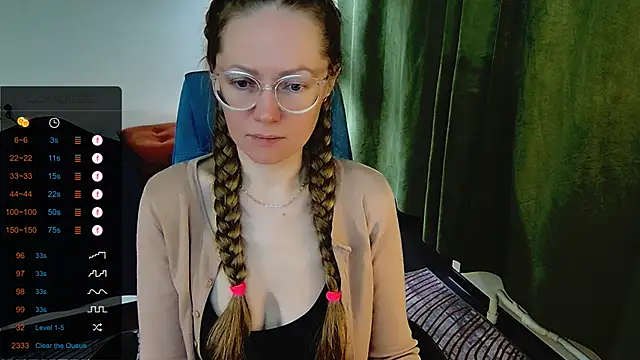 Snapshot of _Goldilocks_ chatting on 09.19.25  Goldilocks  online show from 09.19.25
