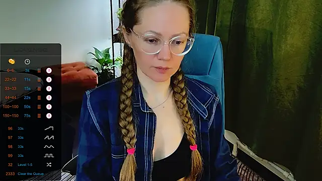 Snapshot of _Goldilocks_ chatting on 09.20.25  Goldilocks  online show from 09.20.25