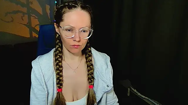 Snapshot of _Goldilocks_ chatting on 09.29.25  Goldilocks  online show from 09.29.25