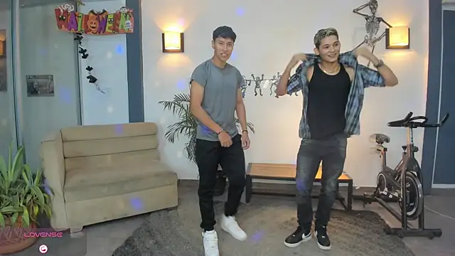 Snapshot of Bisexlifehot__ chatting on 10.21.25 Bisexlifehot online show from 10.21.25