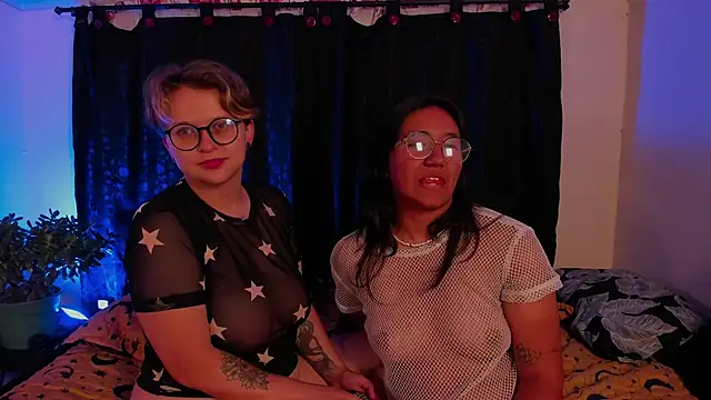 Snapshot of CrazyCakes_ chatting on 09.24.25 CrazyCakes  online show from 09.24.25