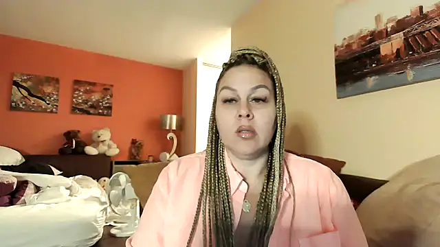 Snapshot of number1slut chatting on 12.17.24 number1slut online show from 12.17.24