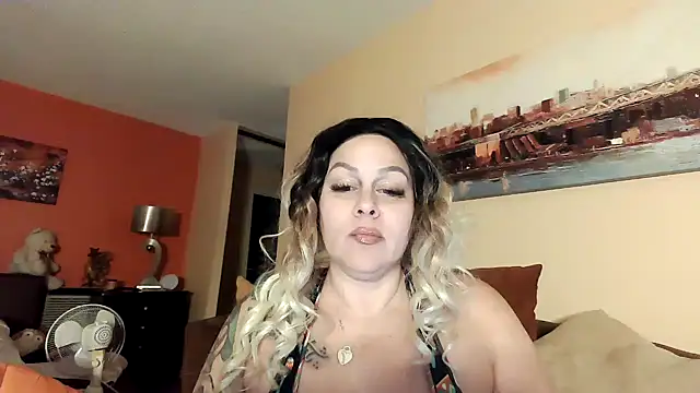 Snapshot of number1slut chatting on 02.25.25 number1slut online show from 02.25.25