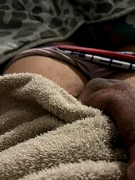 Snapshot of youyou933 chatting on 10.08.25 youyou933 online show from 10.08.25