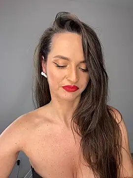 Snapshot of BarbaraXoXoX chatting on 11.08.25 BarbaraXoXoX online show from 11.08.25