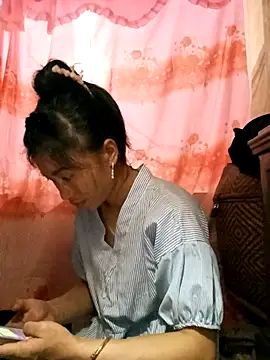 Snapshot of Phuongphuongg chatting on 09.19.25 Phuongphuongg online show from 09.19.25