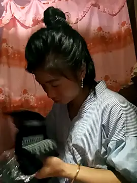 Snapshot of Phuongphuongg chatting on 09.23.25 Phuongphuongg online show from 09.23.25