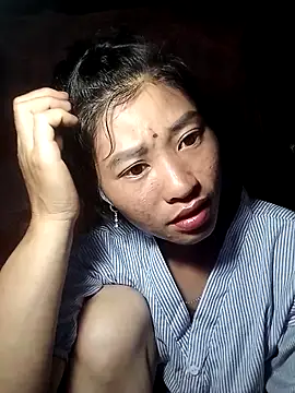 Snapshot of Phuongphuongg chatting on 10.14.25 Phuongphuongg online show from 10.14.25